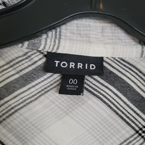 Torrid Relaxed Fit Brushed Rayon Button-Up Plaid Striped Long Sleeve Shirt Sz 00 - Picture 12 of 15